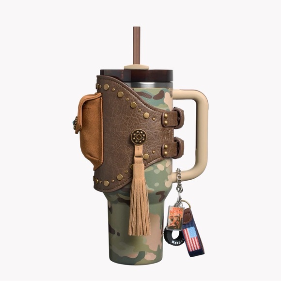 Post Malone x Stanley Quencher H2.0 FlowState Tumbler with Quencher Pouch Belt - Picture 2 of 16